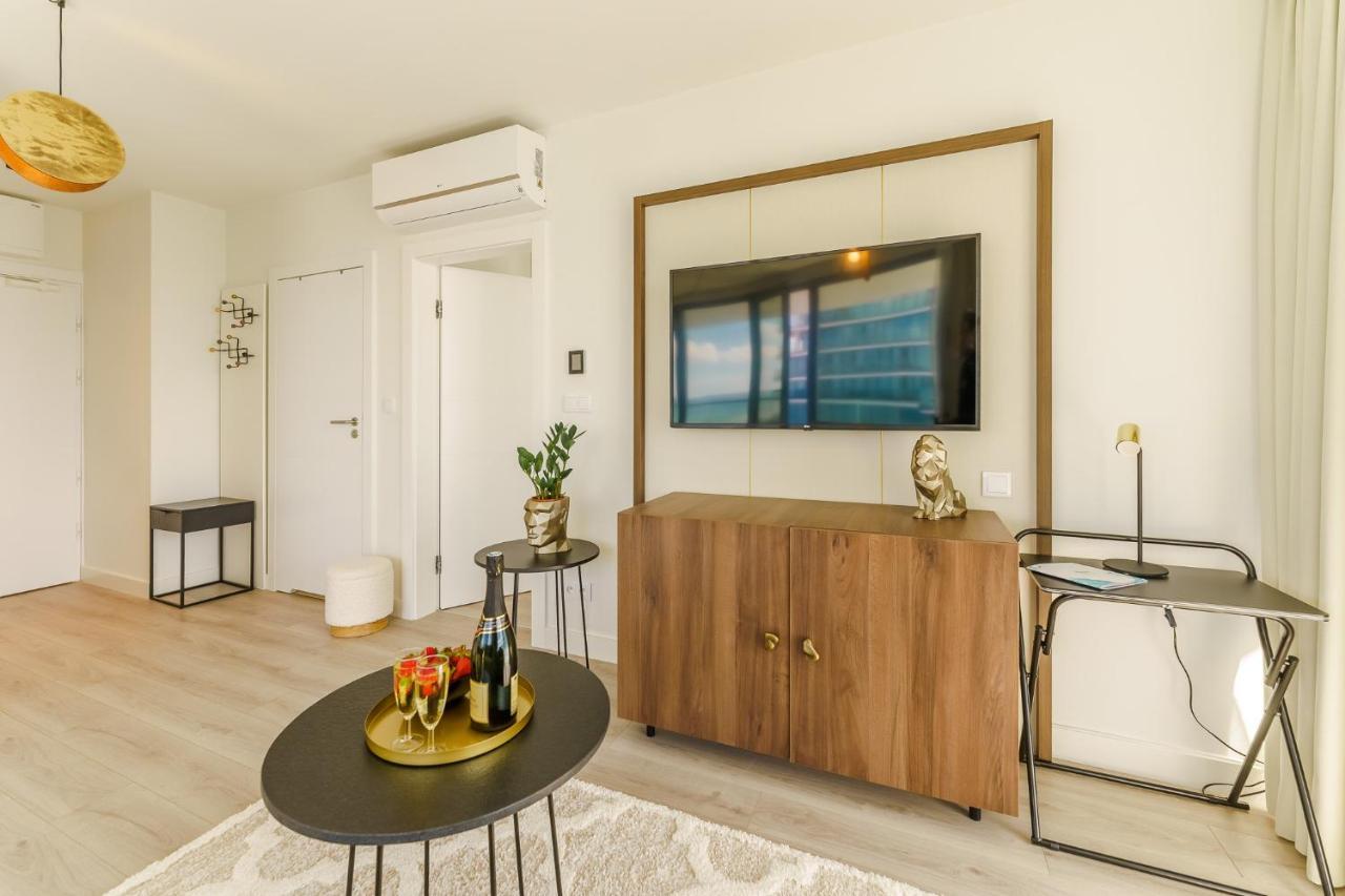 Apartament Waves - Baltic View By Noclegi Renters Miedzyzdroje Ngoại thất bức ảnh